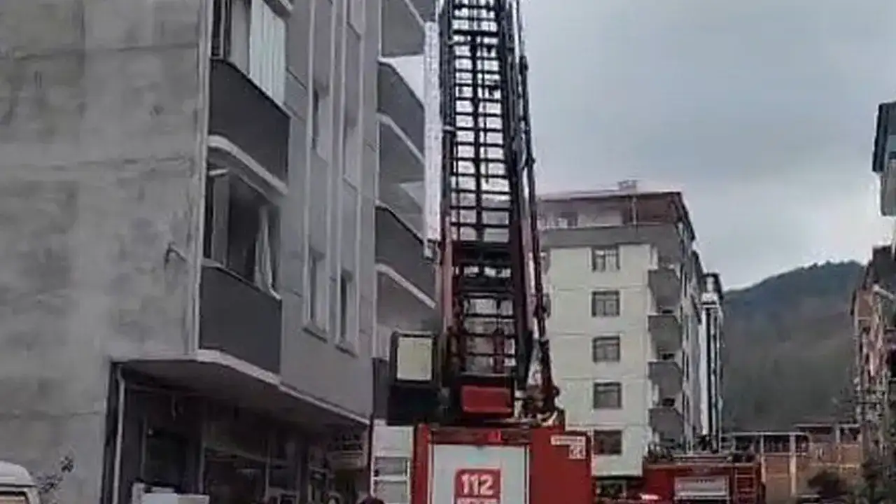 Araklı’da ev yangını paniği: Daire kullanılamaz hale geldi