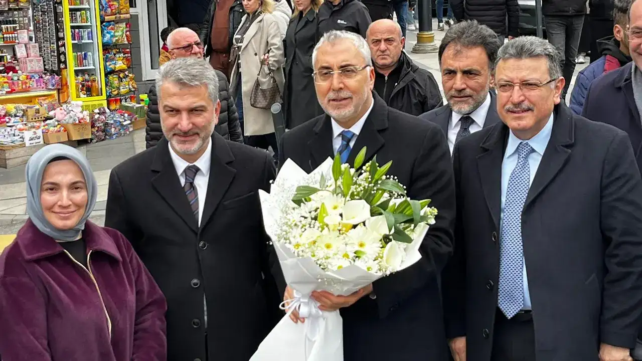 Bakan Vedat Işıkhan Trabzon'a geldi