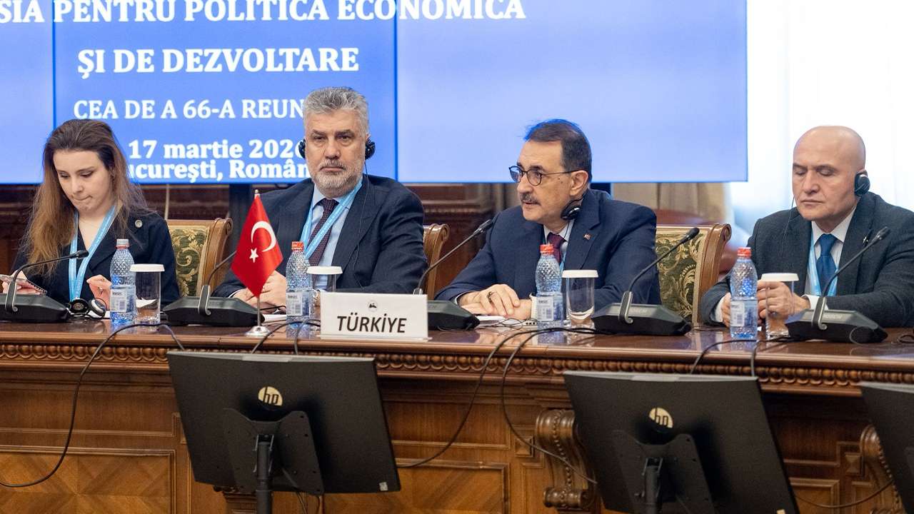 AK Parti Trabzon Milletvekili Yılmaz Büyükaydın, Romanya Bükreş’te KEİPA Toplantısına Katıldı.