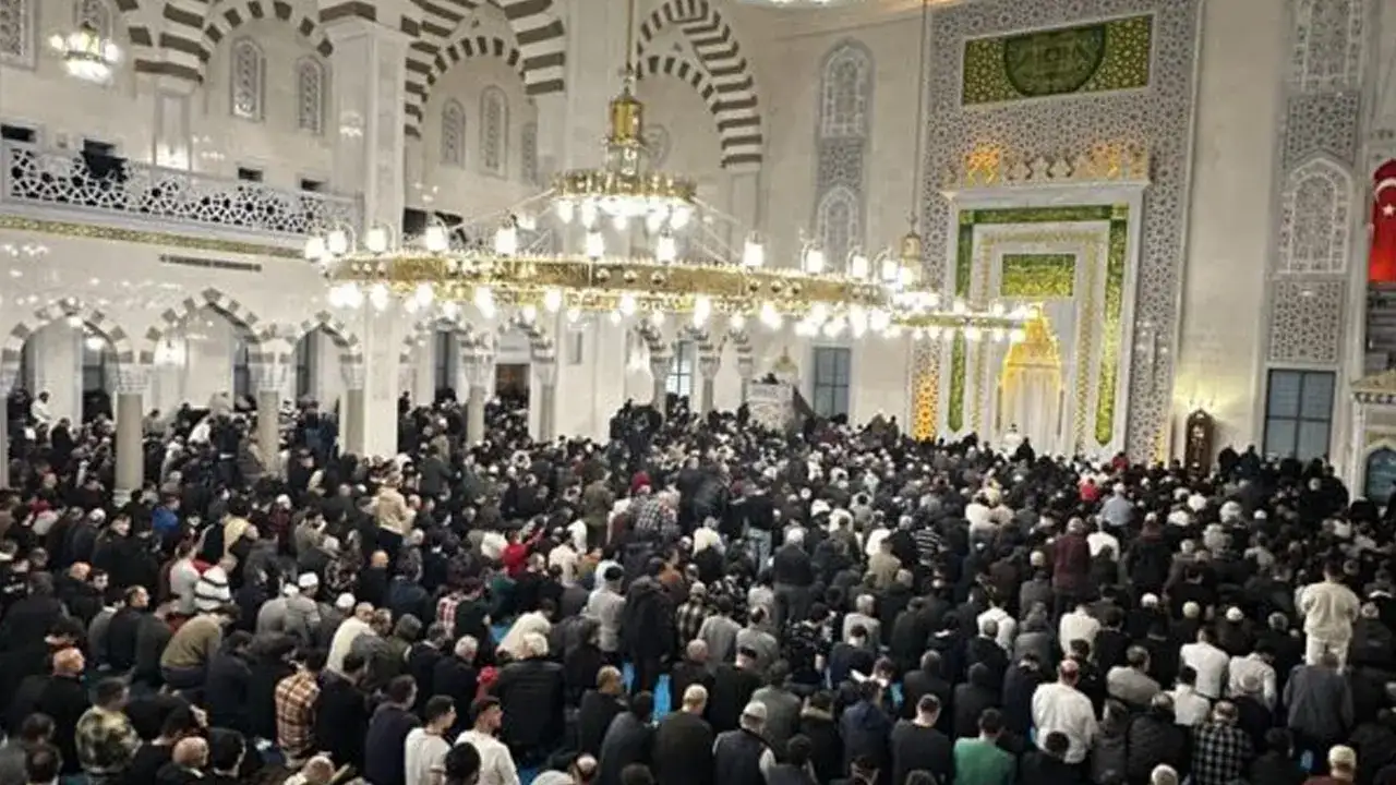 Trabzon’da bayram namazı saat 06.56’da kılınacak