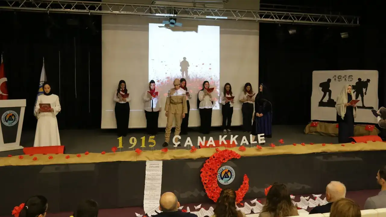 Avrasya Üniversitesi’nde Çanakkale ruhu sahnede anlatıldı