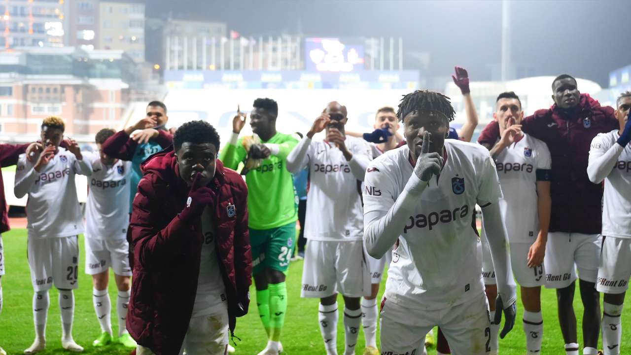 Trabzonspor Teknik Direktörü Tekke basın toplantısında konuştu: "Değerli 3 puan! "