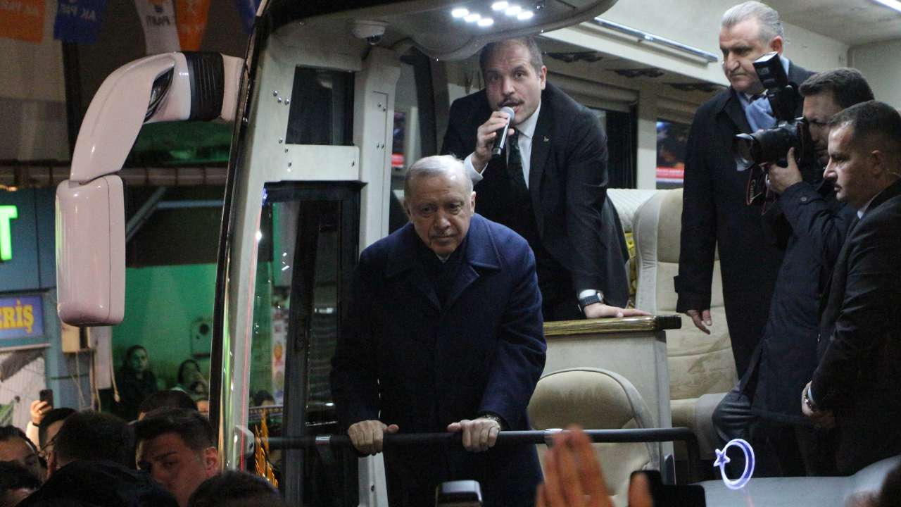 Cumhurbaşkanı Erdoğan Rize'de "Ramazan Bayramı'nı birlik ve beraberlik içinde kutlayalım"