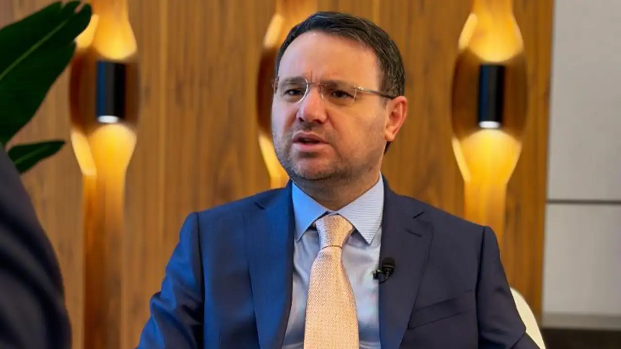 Adalet Bakanı Akın Gürlek Trabzonlu gazeteciye konuştu: “Dosyalarda isme değil, suç unsuruna bakıyoruz”