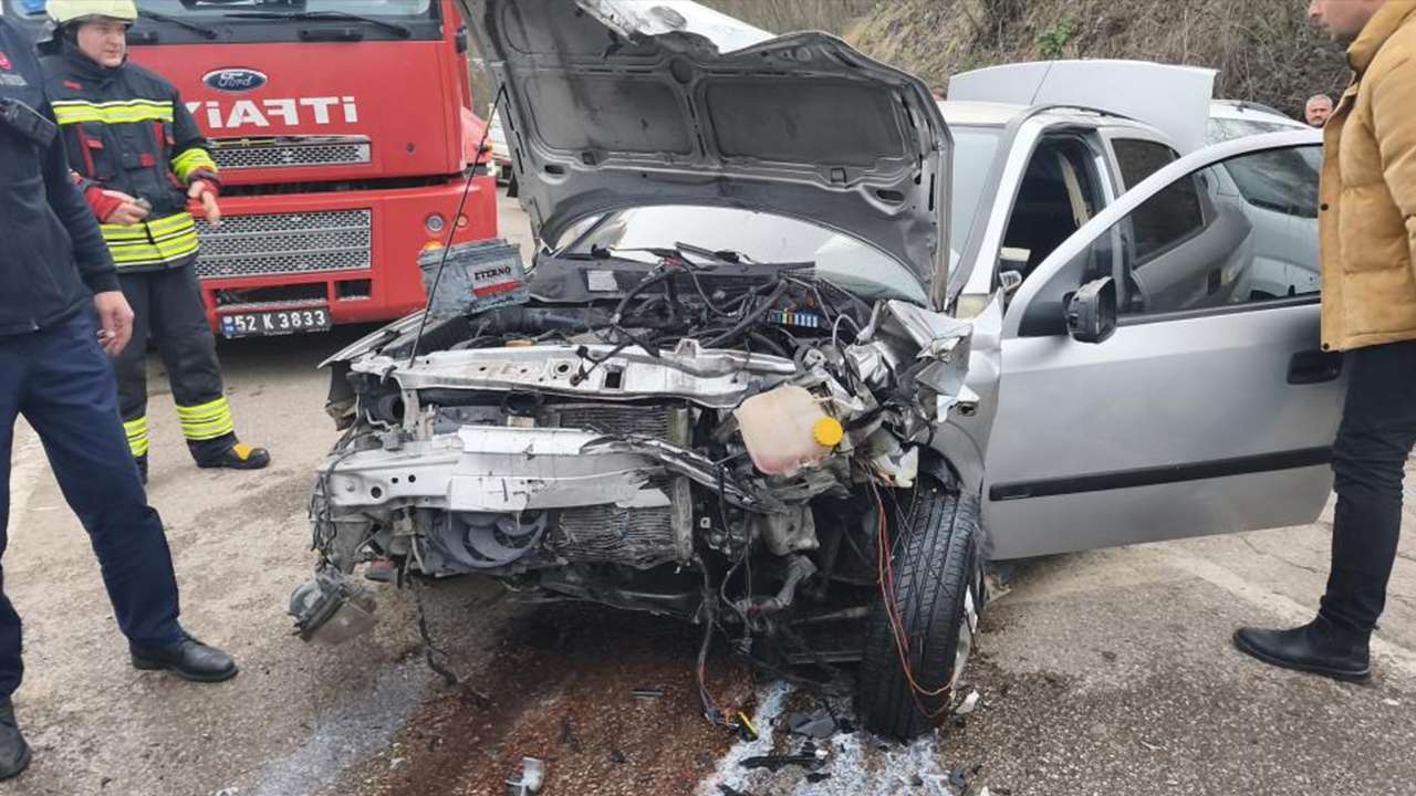 Ordu’da peş peşe kaza: Ünye ve Çaybaşı’nda toplam 12 yaralı