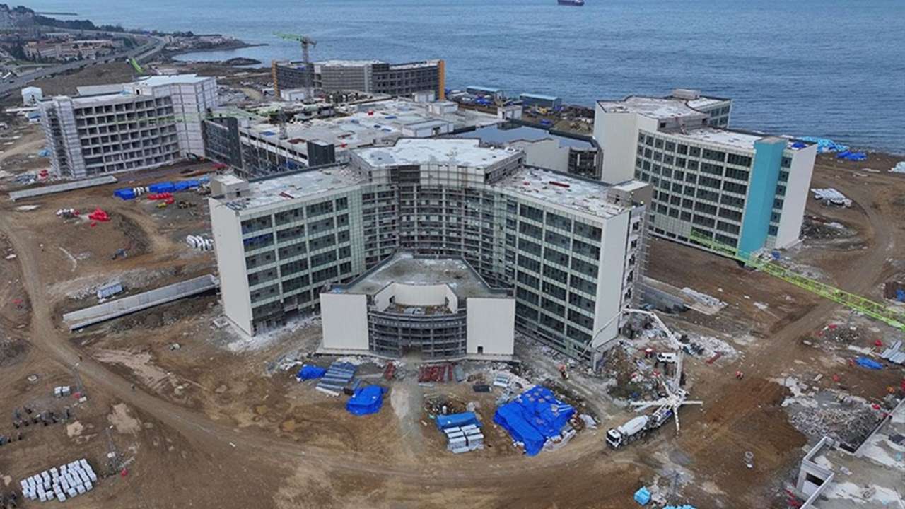 Prof. Dr. Osman Bektaş uyardı:"Deniz suyu sızıntısı var"