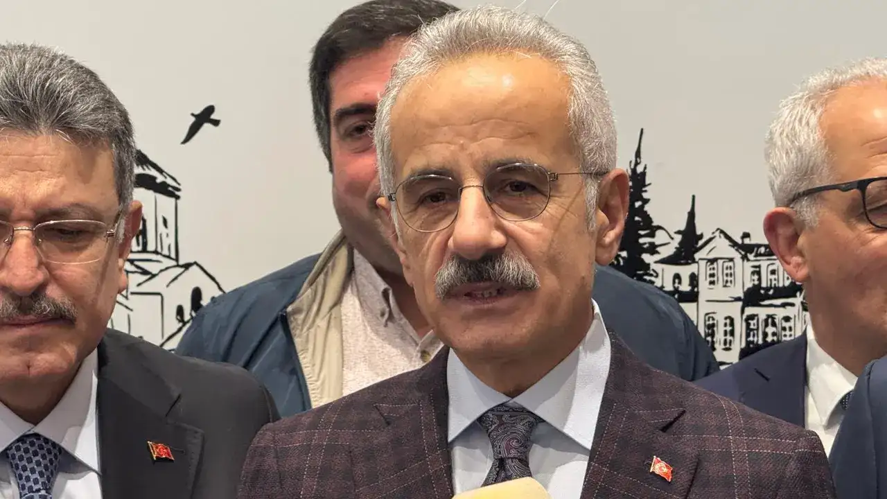 Bakan Uraloğlu'ndan dikkat çeken bayram mesajı! "Trabzon'da yoğun çalışma dönemi başlıyor"