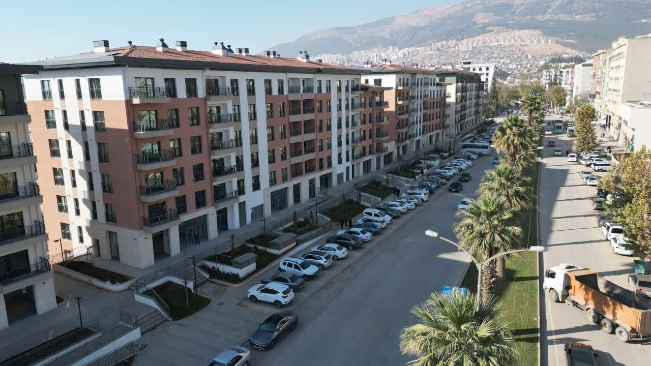 Depremde yıkılan Trabzon Caddesi yeniden hayat buldu! Buluşma noktası oldu