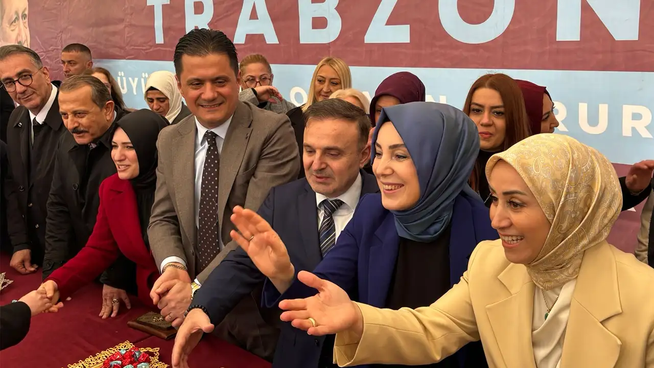 AK Parti Trabzon’da bayram coşkusu