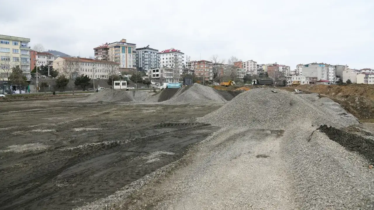 Başkan Genç’ten o ilçe için kritik açıklama: “Kararlılıkla sürdüreceğiz”