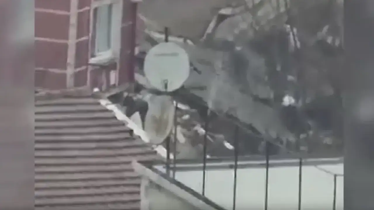 İstanbul Fatih'te bitişik iki bina çöktü! Enkaz altında kalanlar var