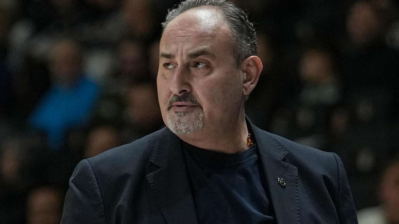 Selçuk Ernak’tan maç sonu hakem isyanı: "Faul atışı farkı rahatsız edici"