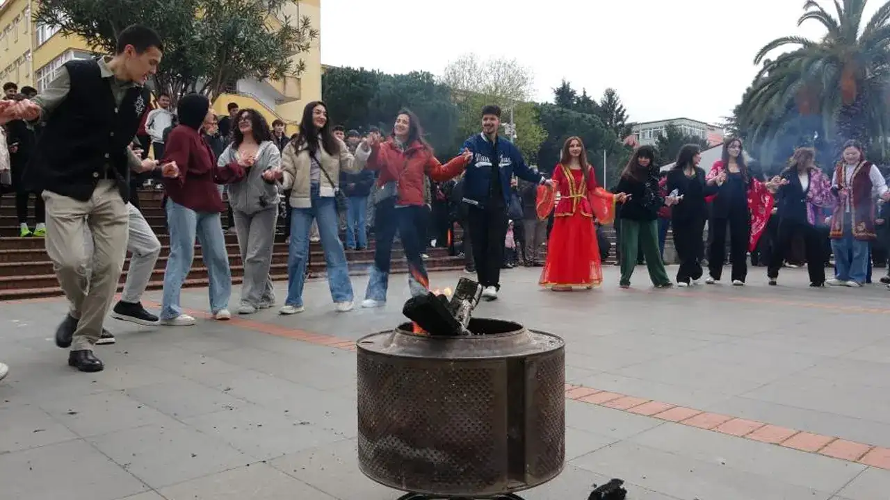 KTÜ’de Nevruz coşkusu: Kardeşlik ateşi yakıldı