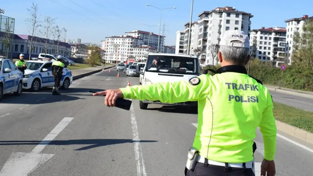 Ordu’da trafik denetimleri: 18 bin araç kontrol edildi, binlerce ceza kesildi