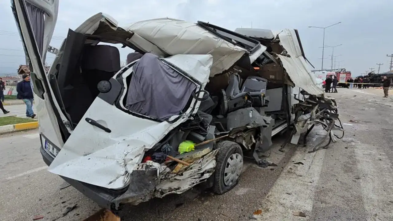 Samsun'da  freni patlayan tır dehşeti: 18 yaralı