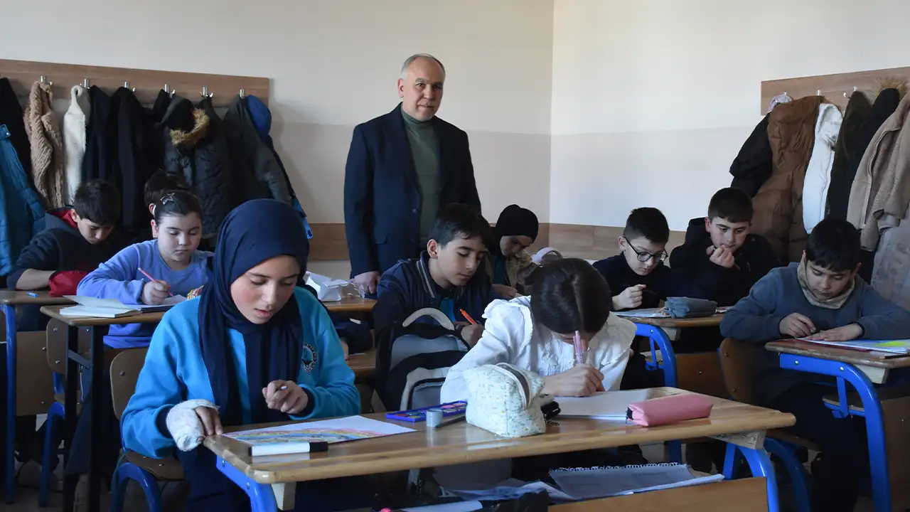 Gümüşhane’de ilham veren dönüş! Aynı okulda bu kez müdür