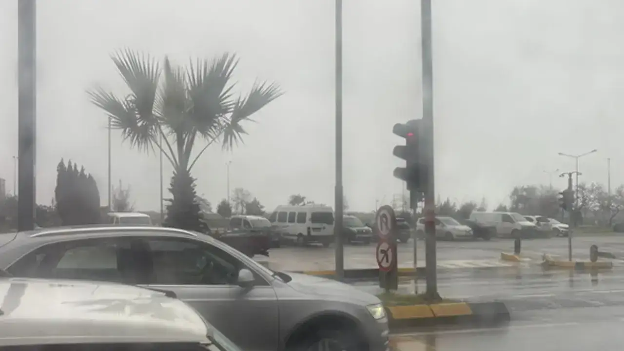 Trabzon’da yoğun sis etkili oldu! Görüş mesafesi düştü