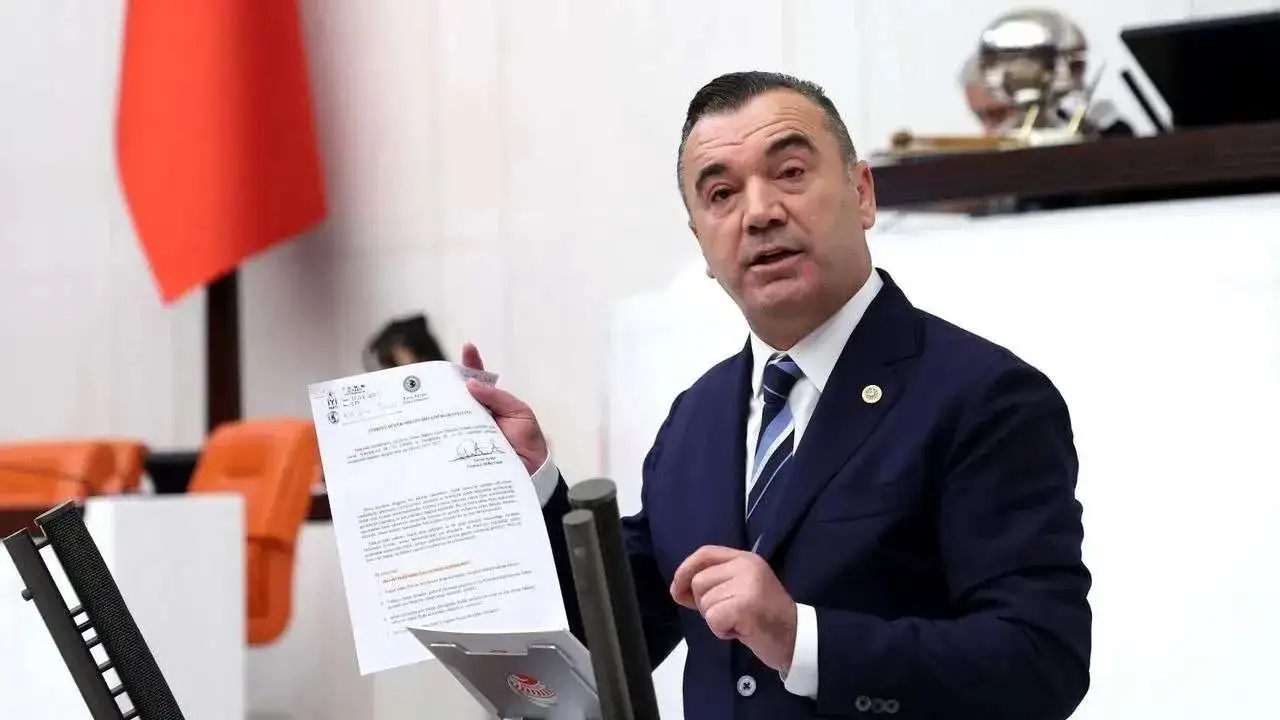 Trabzon’da kamu kurumlarına sert eleştiri: “Siyasallaşma arttı”