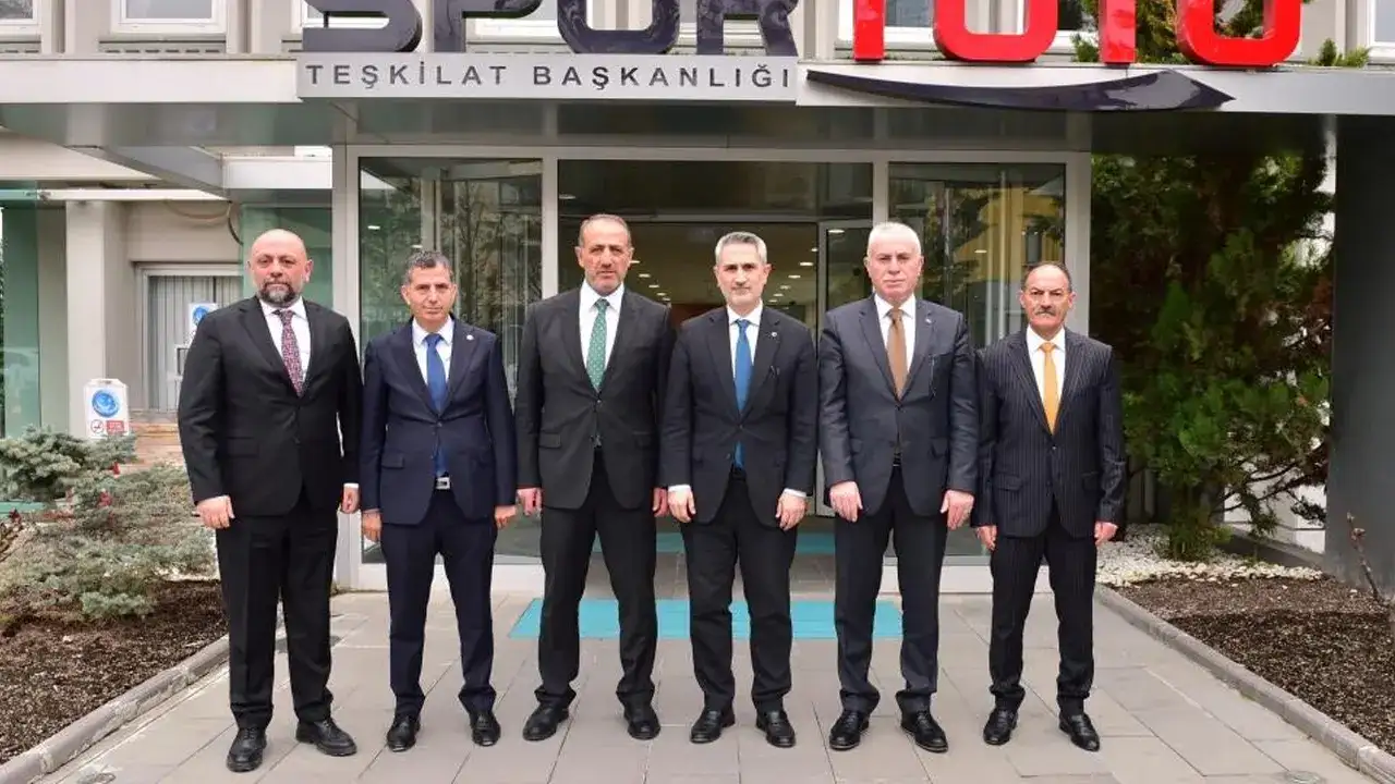 Bayburt’a yeni spor yatırımı! Futbol sahaları ve tenis kortu yapılacak