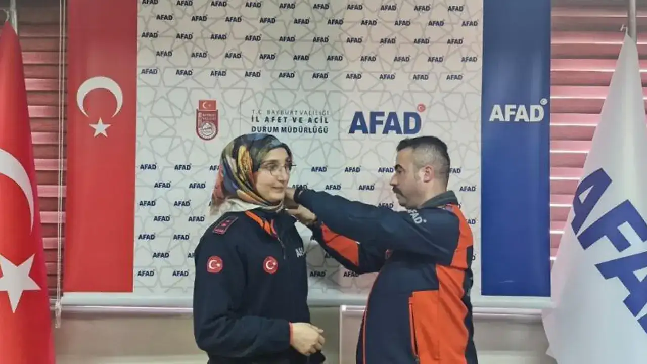 Bayburt AFAD’da terfi! Personelin rütbeleri takıldı