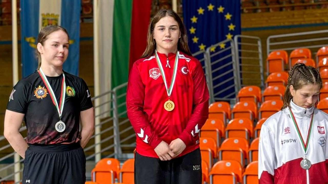 Trabzon BBSK’lı Beyzanur Akkuş’tan altın madalya! Bulgaristan’da zirveye çıktı