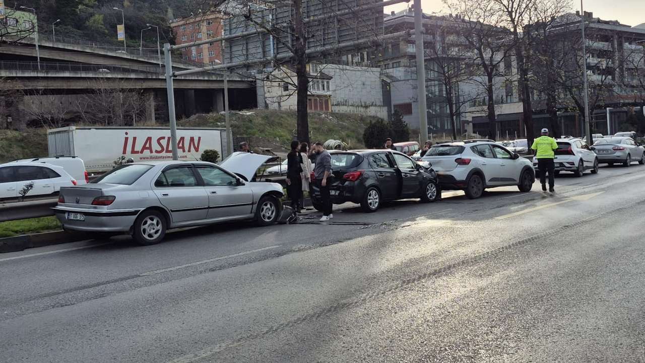 Trabzon’da zincirleme kaza! Trafik felç oldu