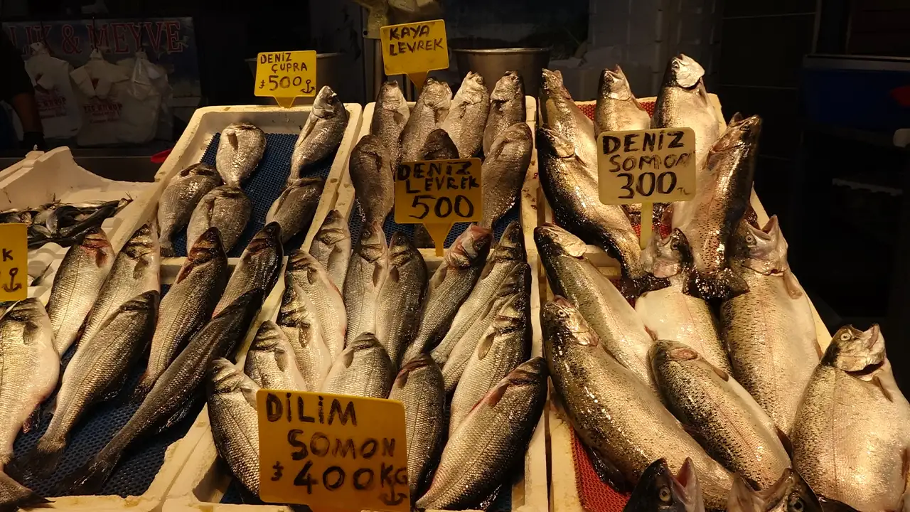 Av yasağı öncesi Trabzon’da balık tezgâhlarında son durum