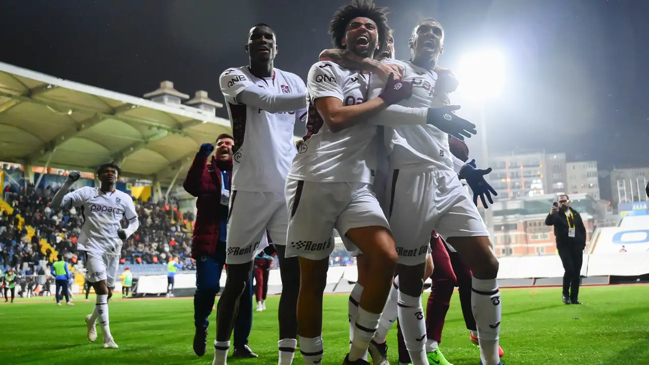 Zirve yarışında İstanbul etkisi: Hedefte Galatasaray var