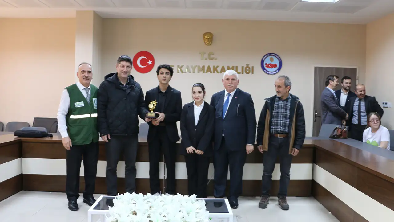 Of’ta bağımlılıkla mücadele yarışmasında dereceye girenler ödüllendirildi