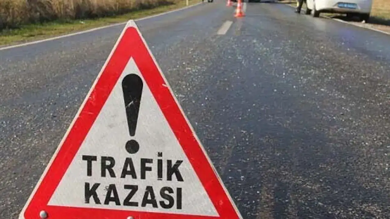 Trabzonlu sürücü kaza yaptı: Orta refüje çıktı