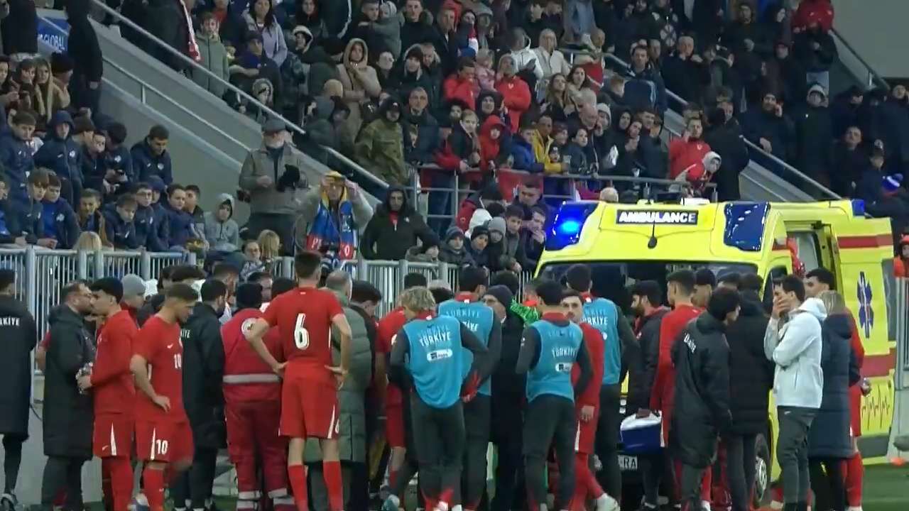 Trabzonspor eski antrenörü Egemen Korkmaz bir anda yere yığıldı