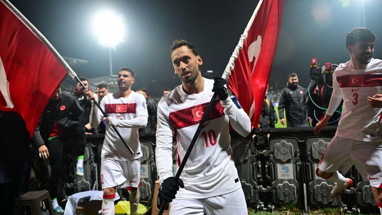 Ay yıldızlı oyunculardan Kosova zaferi sonrası açıklamalar