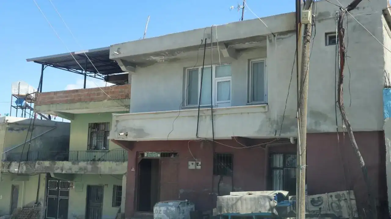 Hatay’da 8 bıçak darbesi: Genç kadın yaşamını yitirdi