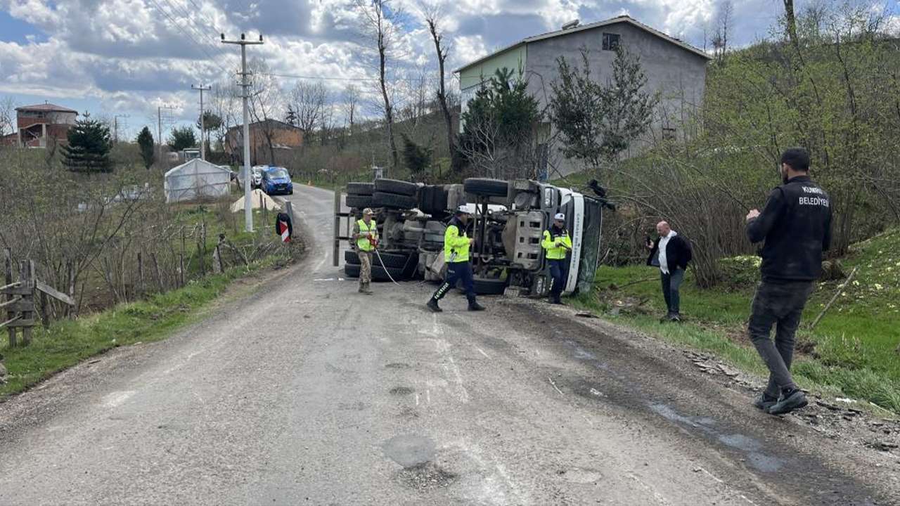 Ordu'da beton mikseri devrildi yaralanan sürücü hastaneye kaldırıldı