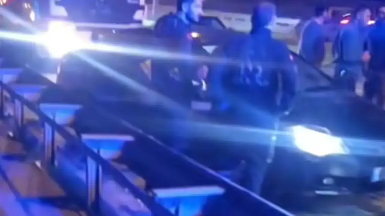 Sürmene’de tır ile otomobil çarpıştı, trafik aksadı