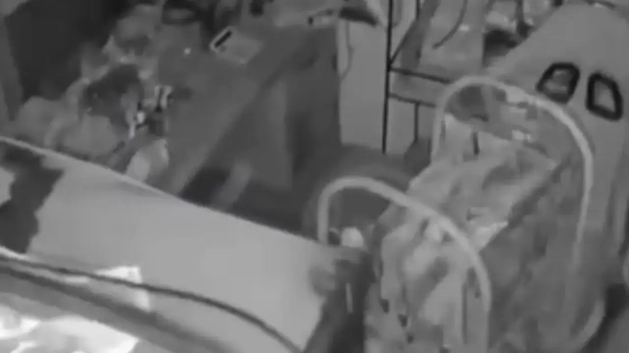 Endonezya açıklarında 7.4 büyüklüğünde deprem: Tsunami uyarısı yapıldı