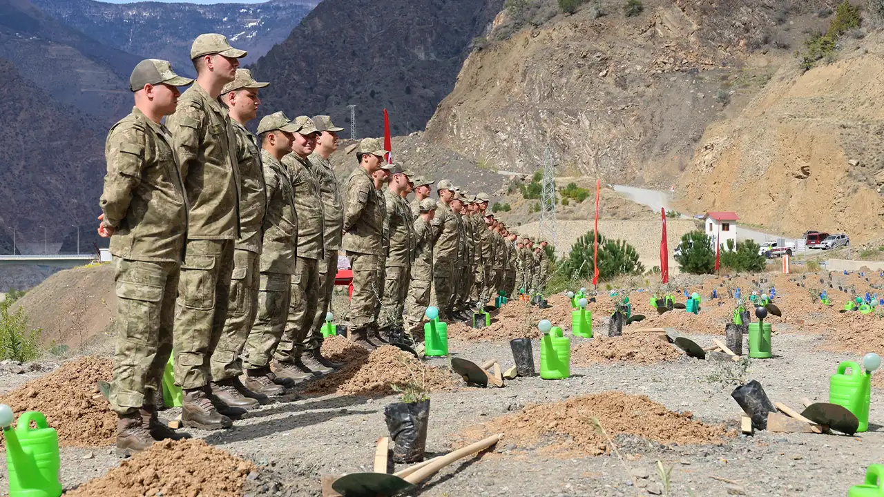 Artvin’de Mehmetçik Hatıra Ormanı için 200 fidan dikildi