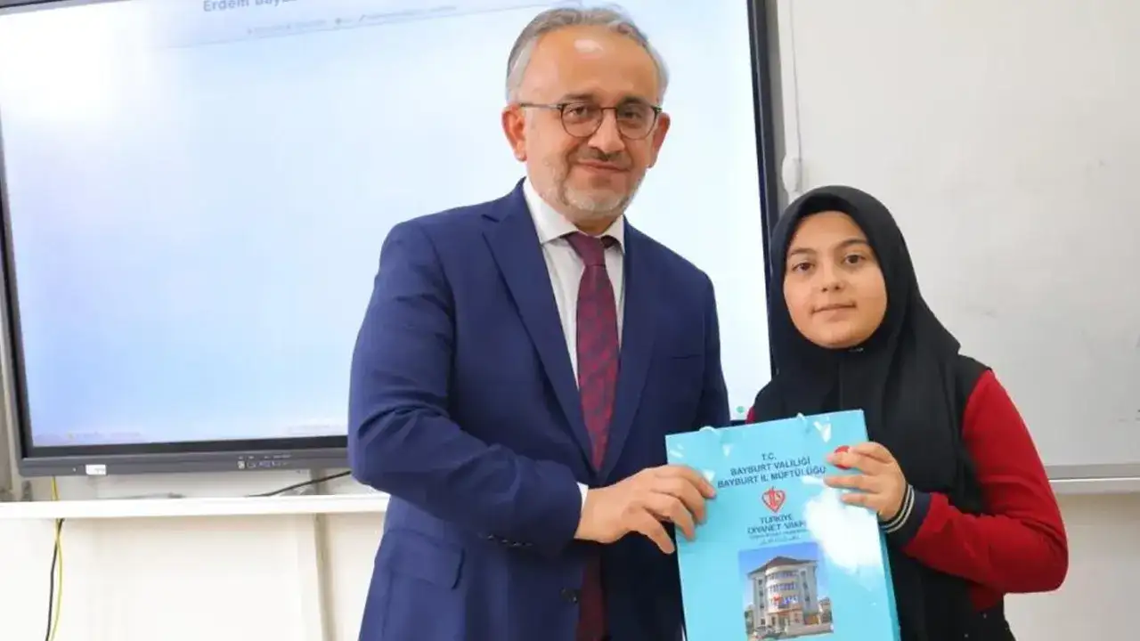 Bayburtlu öğrenciler Kur’an-ı Kerim yarışmasında bölge birincisi oldu