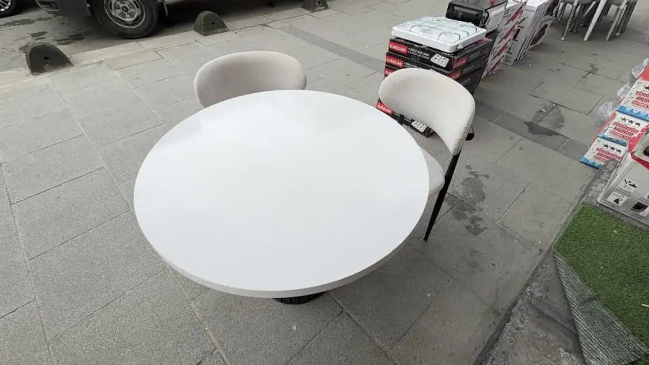 Sandalyesi çalınan mobilyacıdan hırsıza sitem: "Abla takımı bozdun, kalanı da gel al"