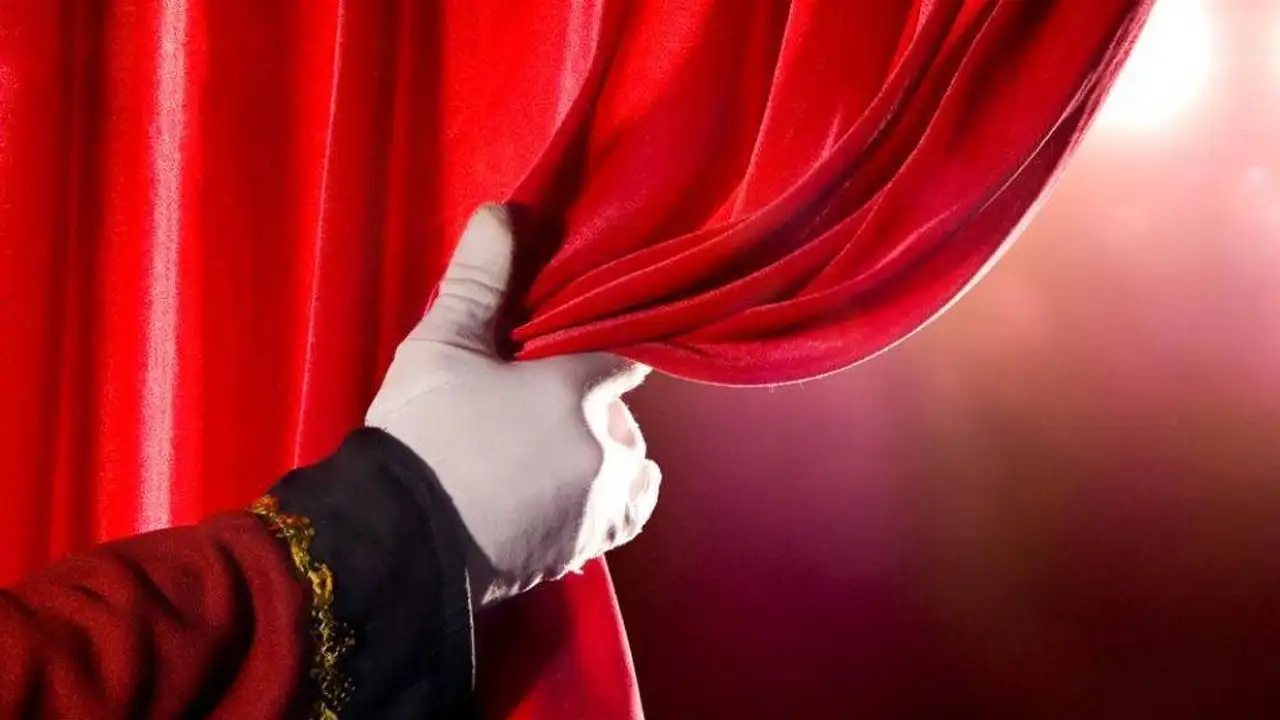 Trabzon Devlet Tiyatrosu’nda “İstanbul’un Son Beyzadeleri” sahnede