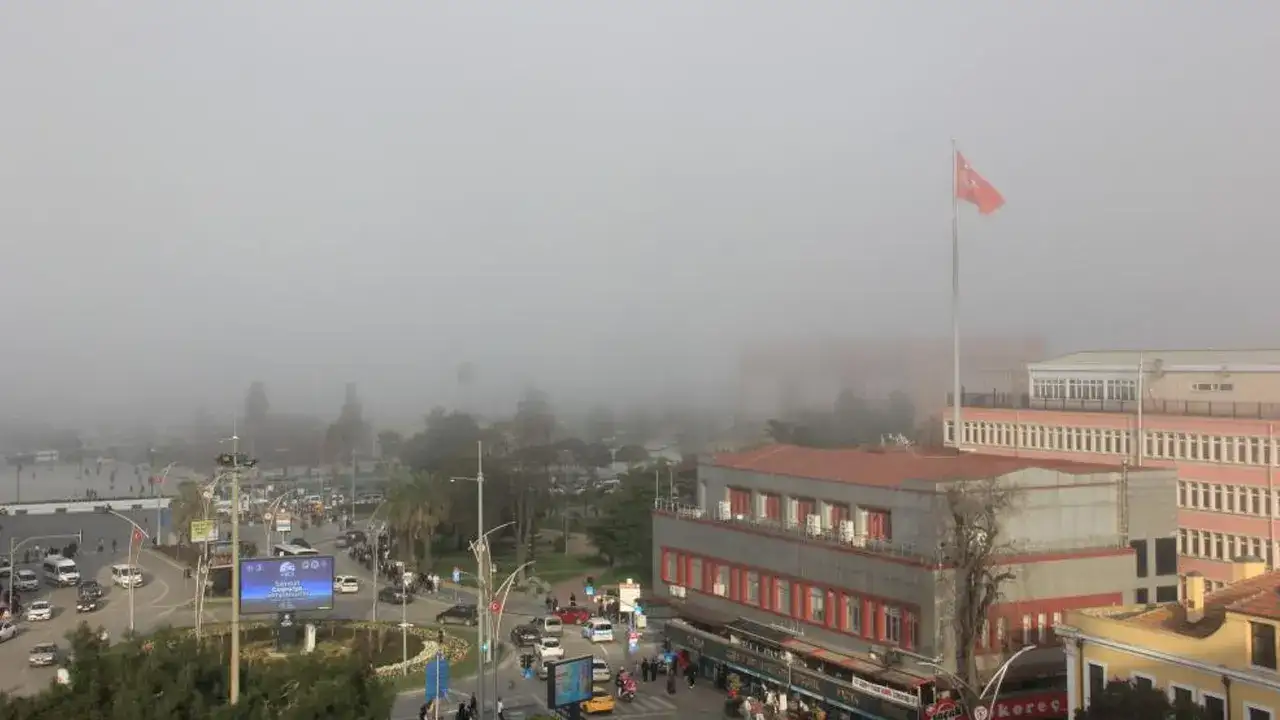 Samsun’da yoğun sis etkili oldu, görüş mesafesi düştü