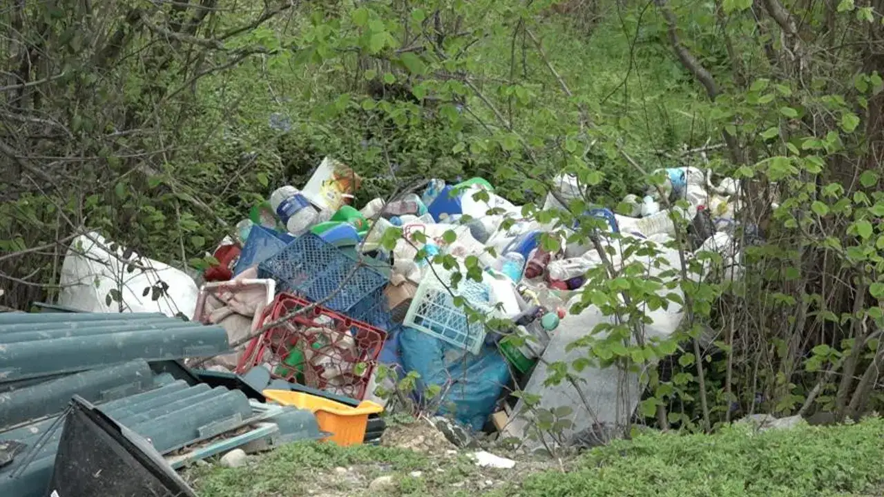 Rize Fındıklı’da çöp tepkisi: Koku ve görüntü isyan ettirdi