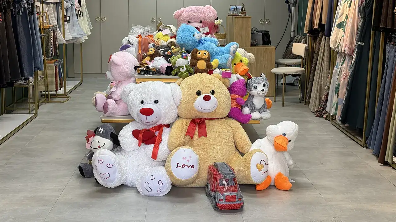 Rize’de anlamlı açılış: Çiçek yerine oyuncak istendi