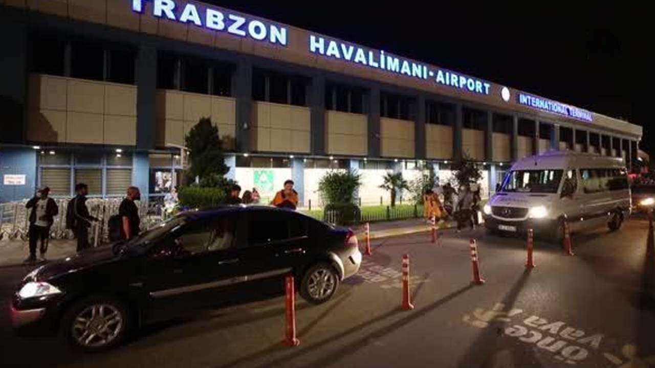 Galatasaray kafilesi Trabzon’a geldi: Dev maç öncesi geri sayım başladı