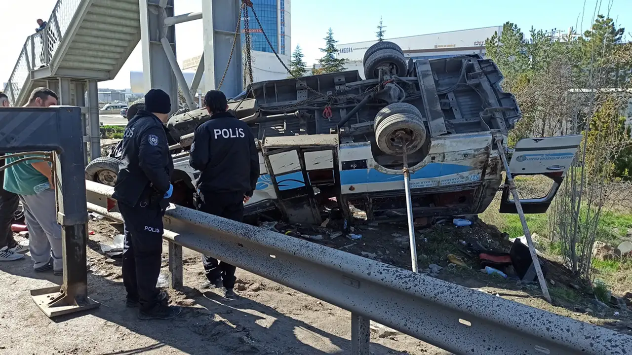 Ankara'da özel halk otobüsü demir yığınına döndü: 5 ölü, 14 yaralı