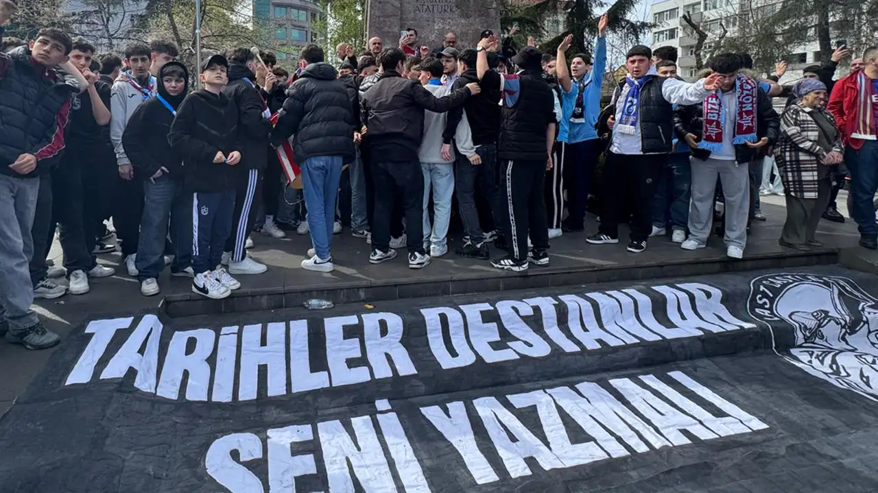 Trabzon’da derbi coşkusu: Taraftarlar Meydan’da buluştu