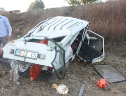 Havza'da otomobil tarlaya uçtu