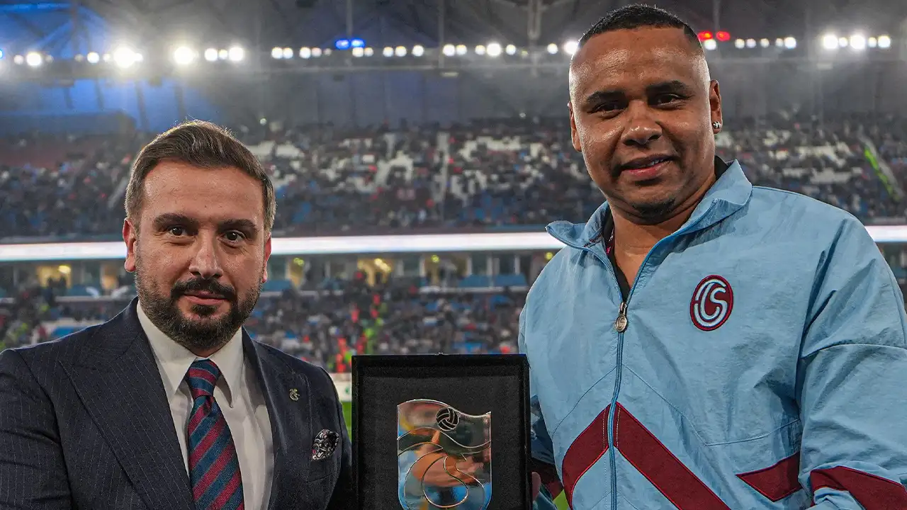 Trabzonspor’dan Jaja Coelho’ya teşekkür plaketi