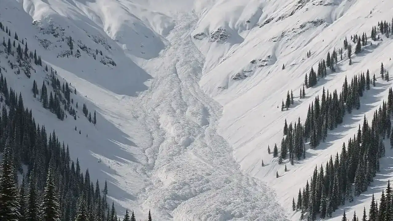 Doğu Karadeniz’de çığ riski sürüyor: 5 Nisan için uyarı yapıldı
