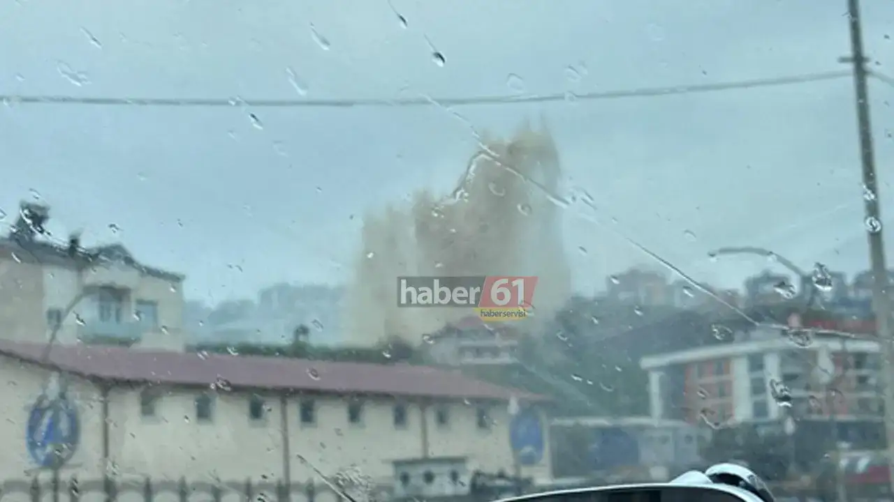 Trabzon’da ana su hattı patladı: Yol göle döndü